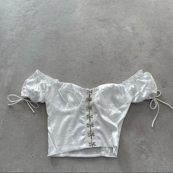 ALLYSON TOP WHITE - Picture 8 of 15